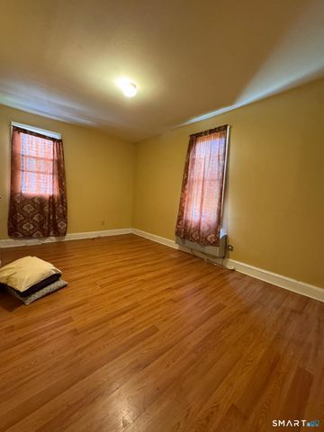 384 Wells Street, Bridgeport, CT 06606