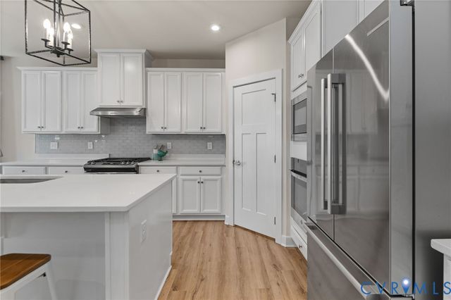18155 Sagamore Dr, Moseley, VA 23120