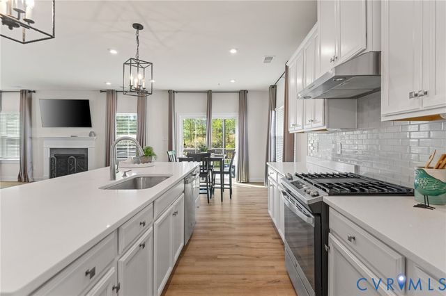 18155 Sagamore Dr, Moseley, VA 23120