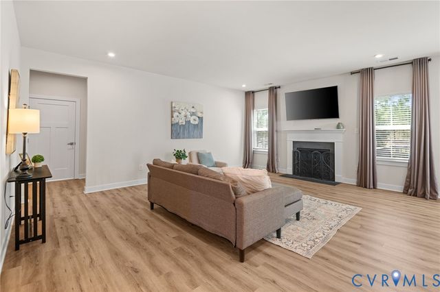 18155 Sagamore Dr, Moseley, VA 23120