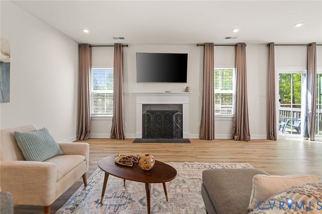 18155 Sagamore Dr, Moseley, VA 23120