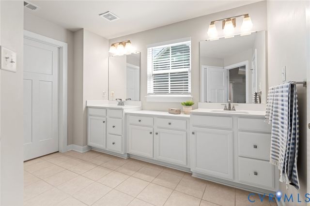 18155 Sagamore Dr, Moseley, VA 23120