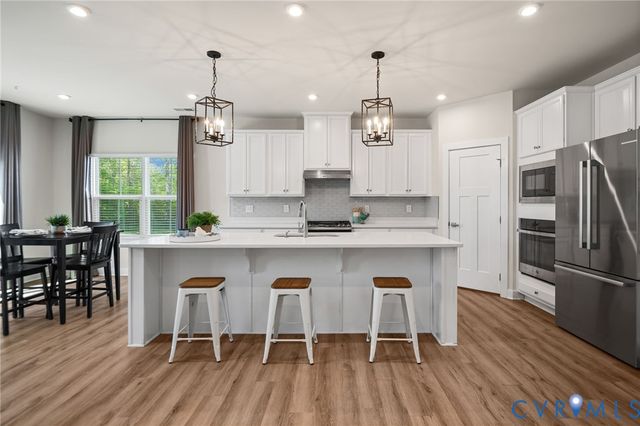 18155 Sagamore Dr, Moseley, VA 23120