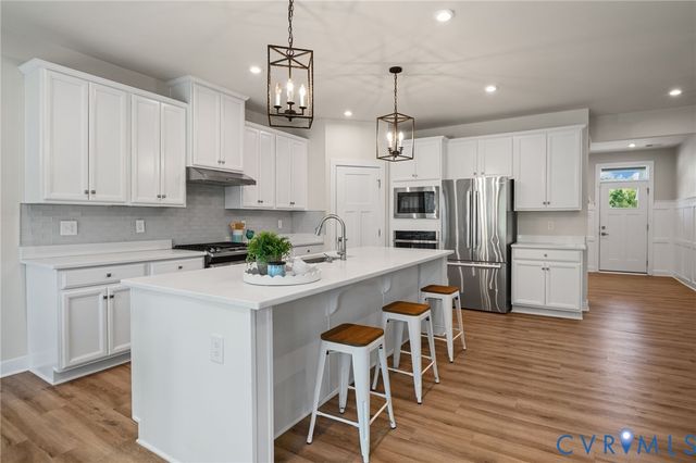 18155 Sagamore Dr, Moseley, VA 23120