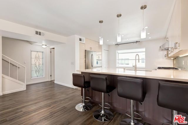 13011 MINDANAO Way 1, Marina Del Rey, CA 90292