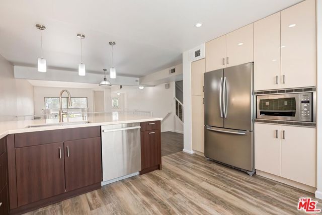 13011 MINDANAO Way 1, Marina Del Rey, CA 90292