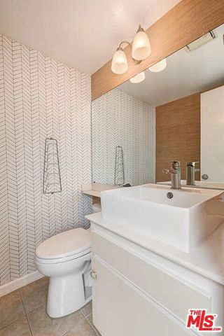 13011 MINDANAO Way 1, Marina Del Rey, CA 90292