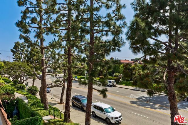13011 MINDANAO Way 1, Marina Del Rey, CA 90292
