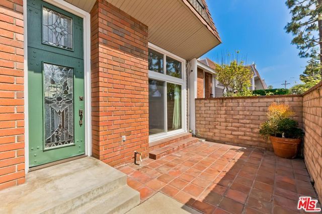 13011 MINDANAO Way 1, Marina Del Rey, CA 90292