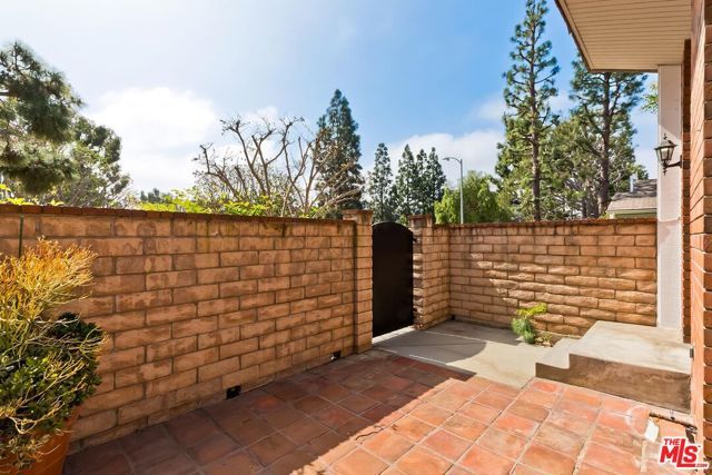 13011 MINDANAO Way 1, Marina Del Rey, CA 90292