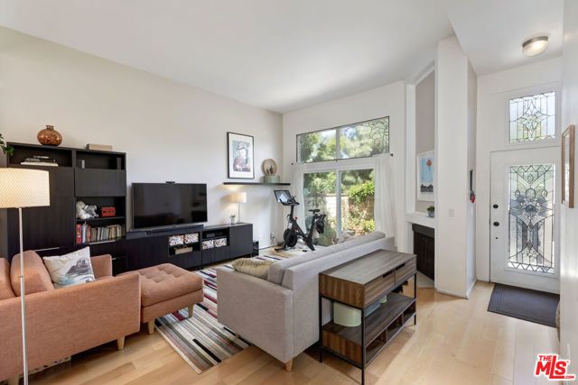 13011 MINDANAO Way 1, Marina Del Rey, CA 90292