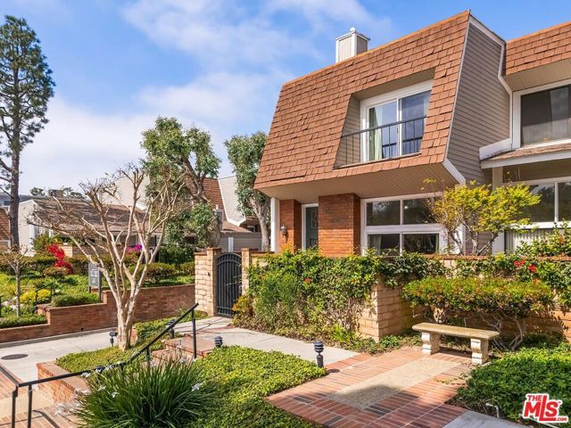 13011 MINDANAO Way 1, Marina Del Rey, CA 90292