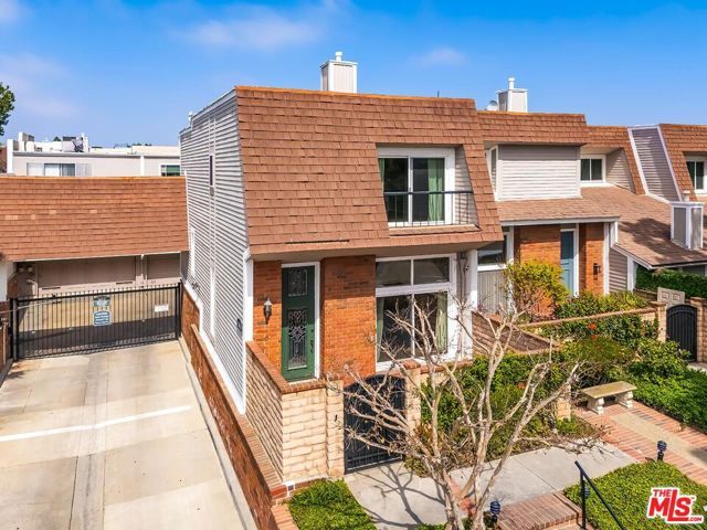 13011 MINDANAO Way 1, Marina Del Rey, CA 90292