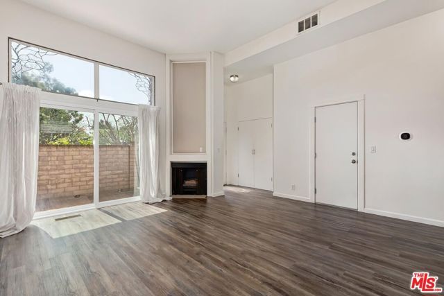 13011 MINDANAO Way 1, Marina Del Rey, CA 90292