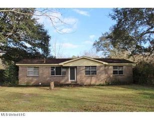 9924 Foxshire Drive, Escatawpa, MS 39552