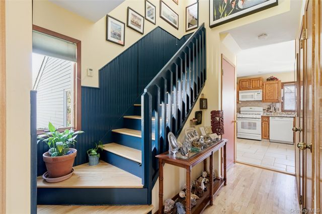 287 Peconic Terrace, Calverton, NY 11933