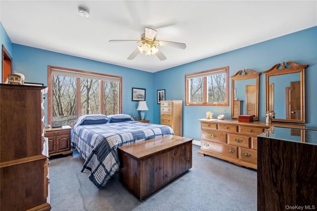 287 Peconic Terrace, Calverton, NY 11933