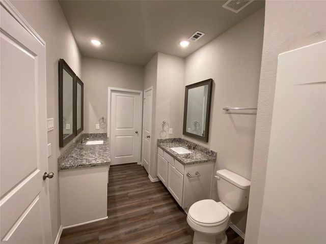 15860 Pecan Drive, Montgomery, TX 77356