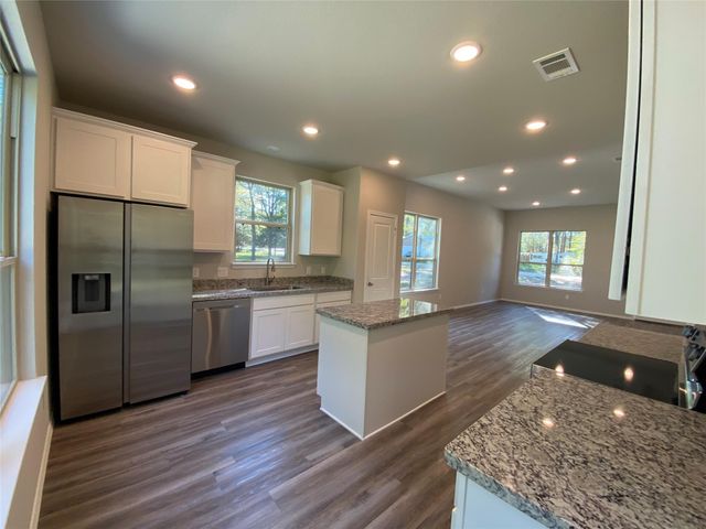 15860 Pecan Drive, Montgomery, TX 77356