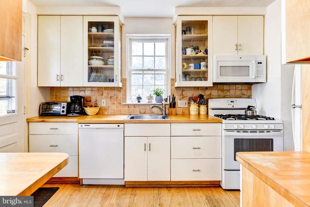4438 GARRISON ST NW, Washington, DC 20016