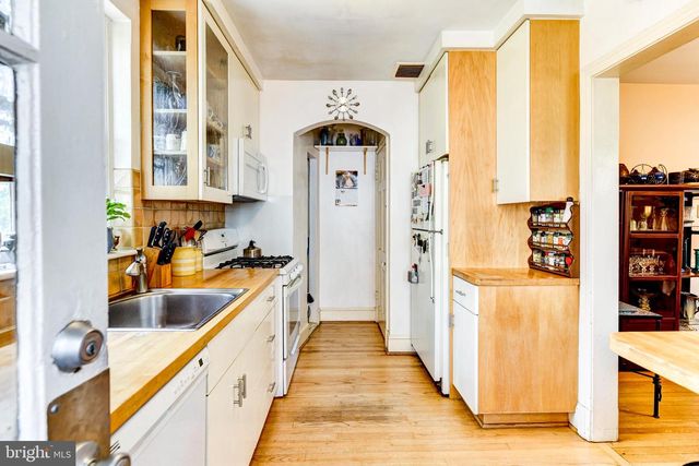 4438 GARRISON ST NW, Washington, DC 20016