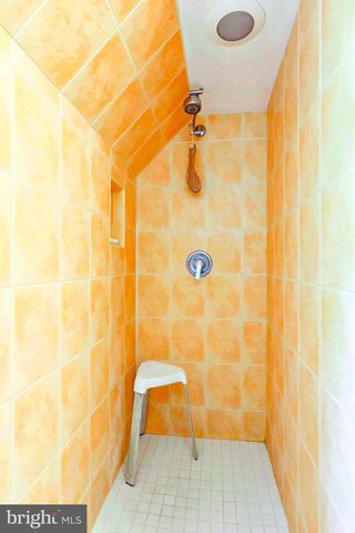 4438 GARRISON ST NW, Washington, DC 20016