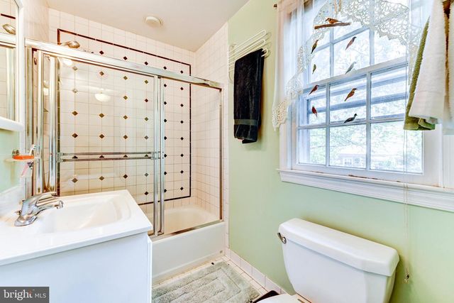 4438 GARRISON ST NW, Washington, DC 20016