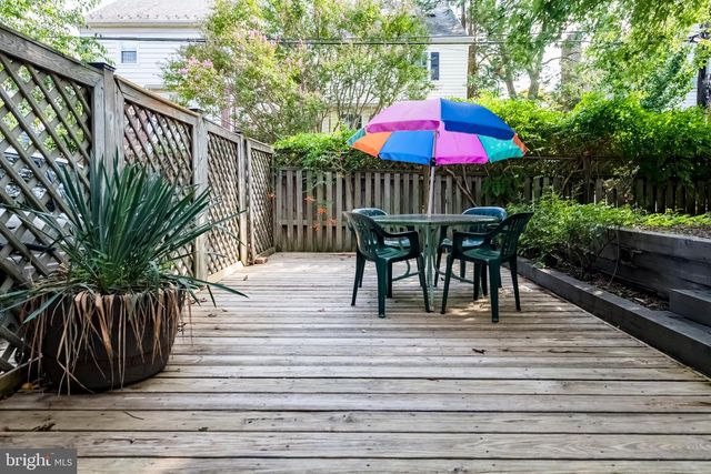 4438 GARRISON ST NW, Washington, DC 20016
