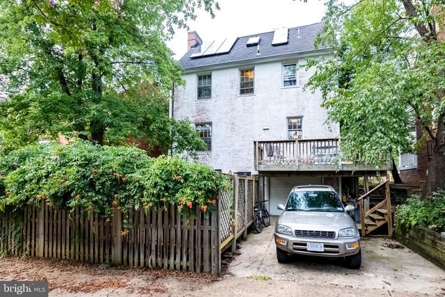 4438 GARRISON ST NW, Washington, DC 20016