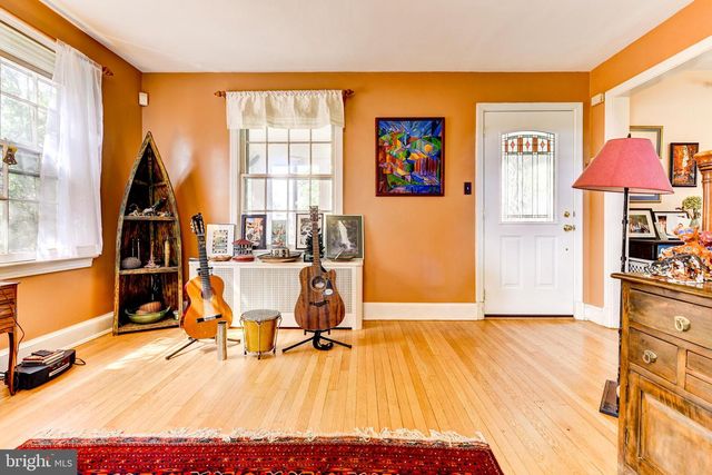 4438 GARRISON ST NW, Washington, DC 20016