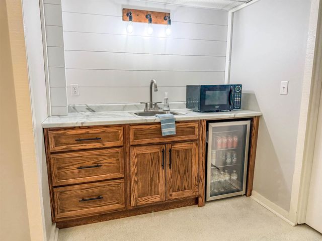 8178 Randy Drive, Westland, MI 48185