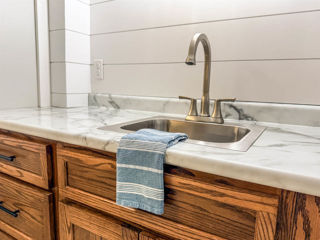 8178 Randy Drive, Westland, MI 48185