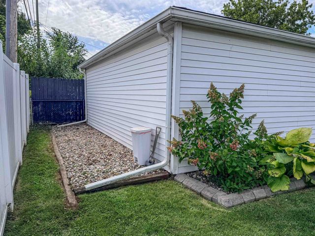 8178 Randy Drive, Westland, MI 48185