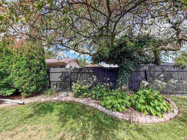 8178 Randy Drive, Westland, MI 48185
