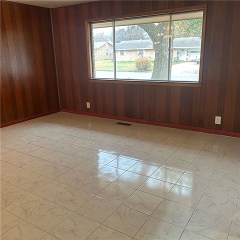 511 Maria Street, Springdale, AR 72762