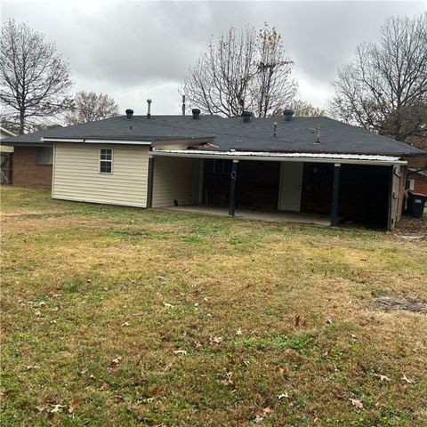 511 Maria Street, Springdale, AR 72762