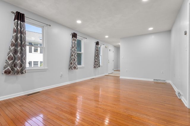 20 Hatikva Way, Chelmsford, MA 01863