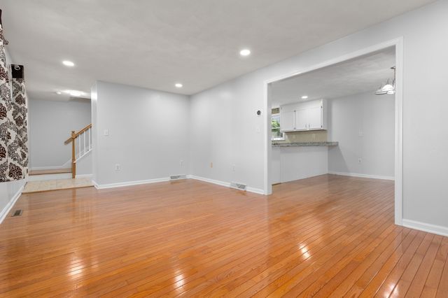 20 Hatikva Way, Chelmsford, MA 01863