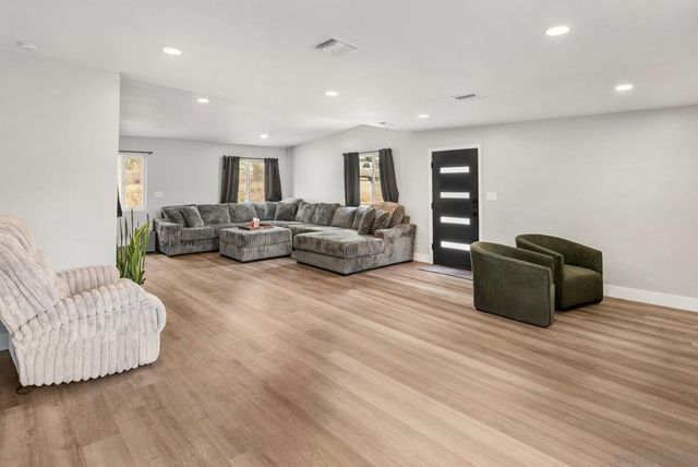 14430 Rios Canyon Rd, El Cajon, CA 92021