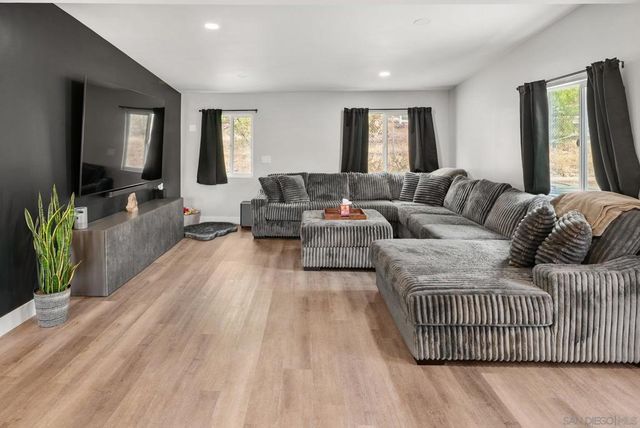 14430 Rios Canyon Rd, El Cajon, CA 92021
