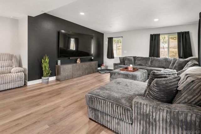 14430 Rios Canyon Rd, El Cajon, CA 92021