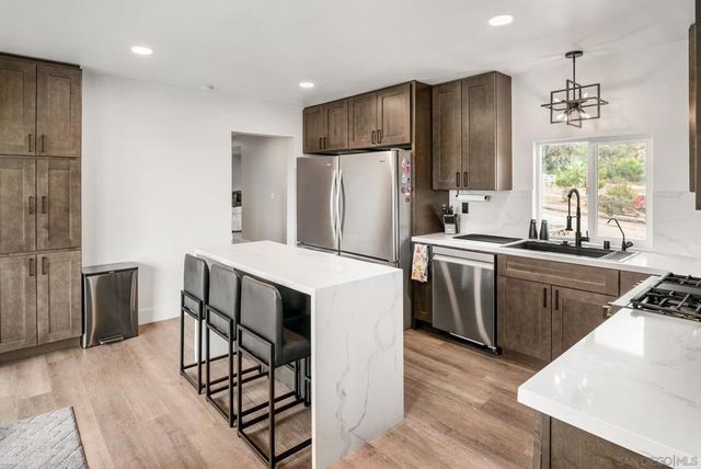 14430 Rios Canyon Rd, El Cajon, CA 92021