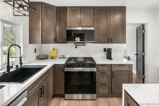 14430 Rios Canyon Rd, El Cajon, CA 92021
