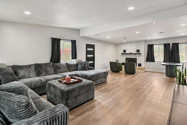 14430 Rios Canyon Rd, El Cajon, CA 92021