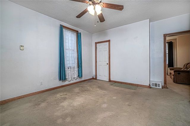1614 5th Ave, Beaver Falls, PA 15010
