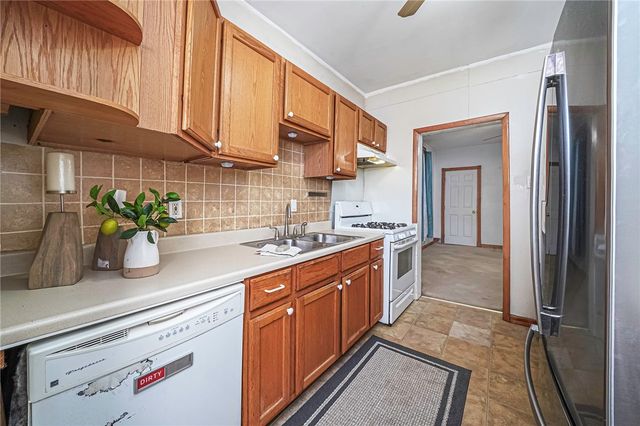 1614 5th Ave, Beaver Falls, PA 15010