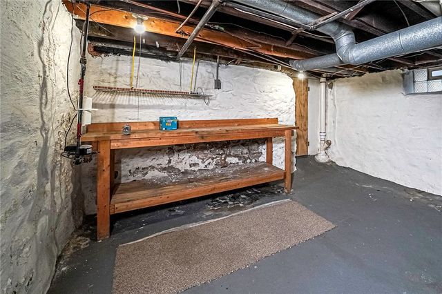 1614 5th Ave, Beaver Falls, PA 15010