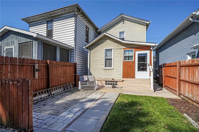 1614 5th Ave, Beaver Falls, PA 15010