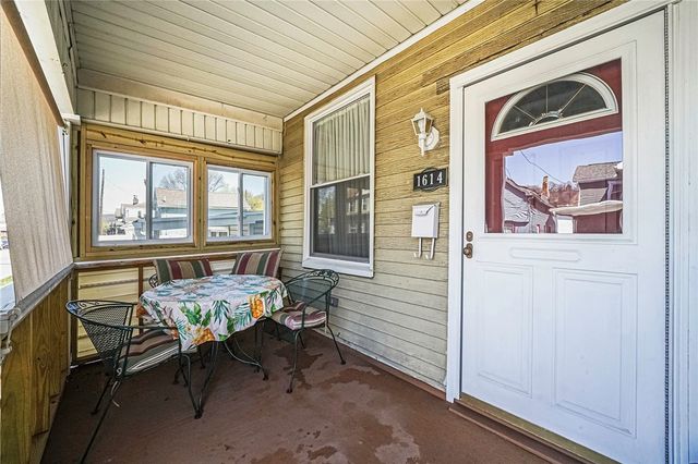 1614 5th Ave, Beaver Falls, PA 15010