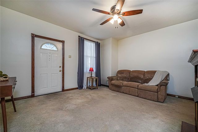 1614 5th Ave, Beaver Falls, PA 15010